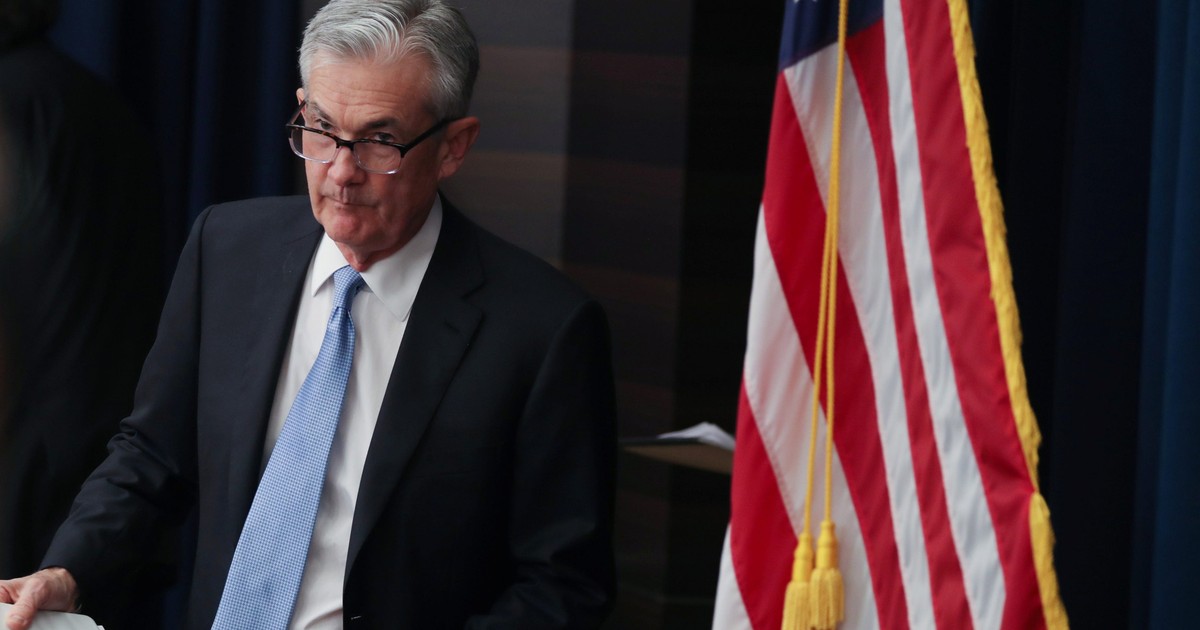Americans' pandemic savings will make it much tougher for the Fed to cool inflation, Wells Fargo says - Vimarsana News