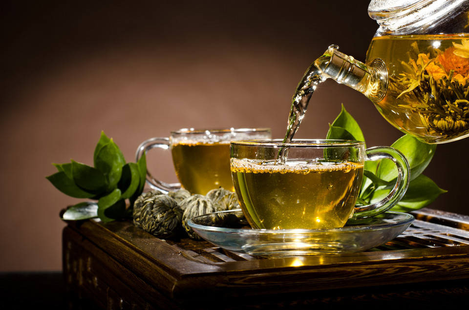 11. Pij zieloną herbatę