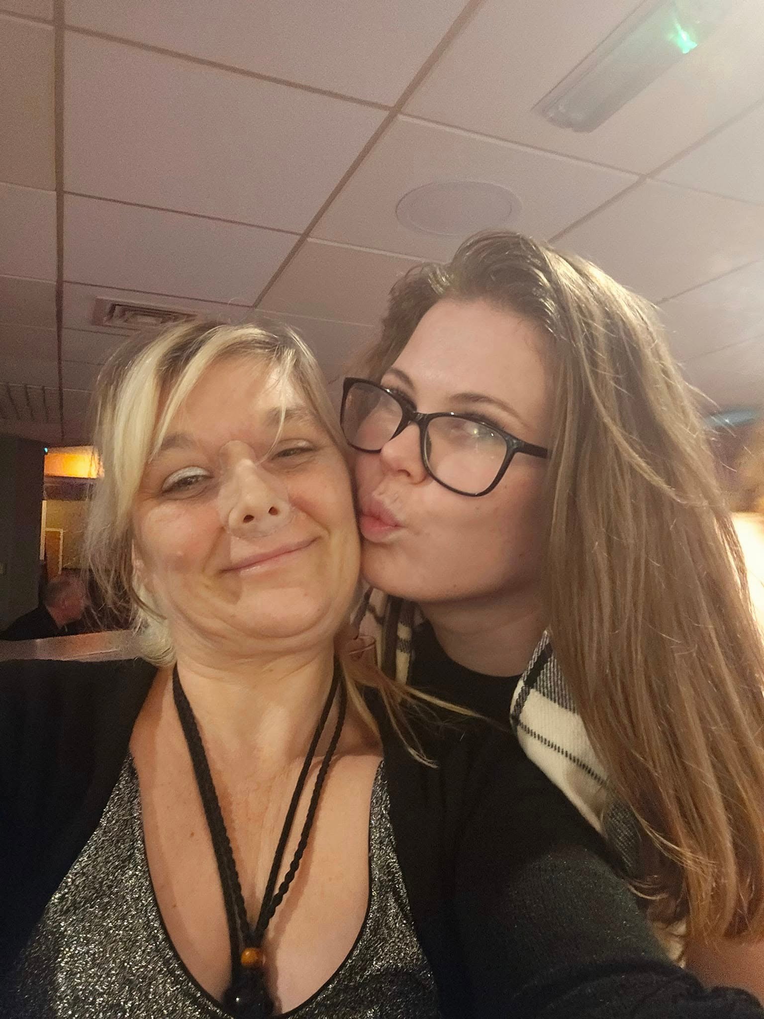 Ellen teraz nosí umelý nos.