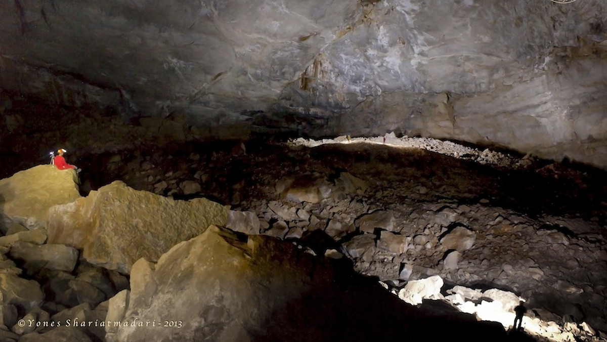 Irańscy speleolodzy z Yazdu i Esfahanu odkryli czwartą największą salę jaskiniową na świecie. Komnata znajduje się w jaskini Ghar-e-Dosar niedaleko Mehriz w prowincji Yazd.