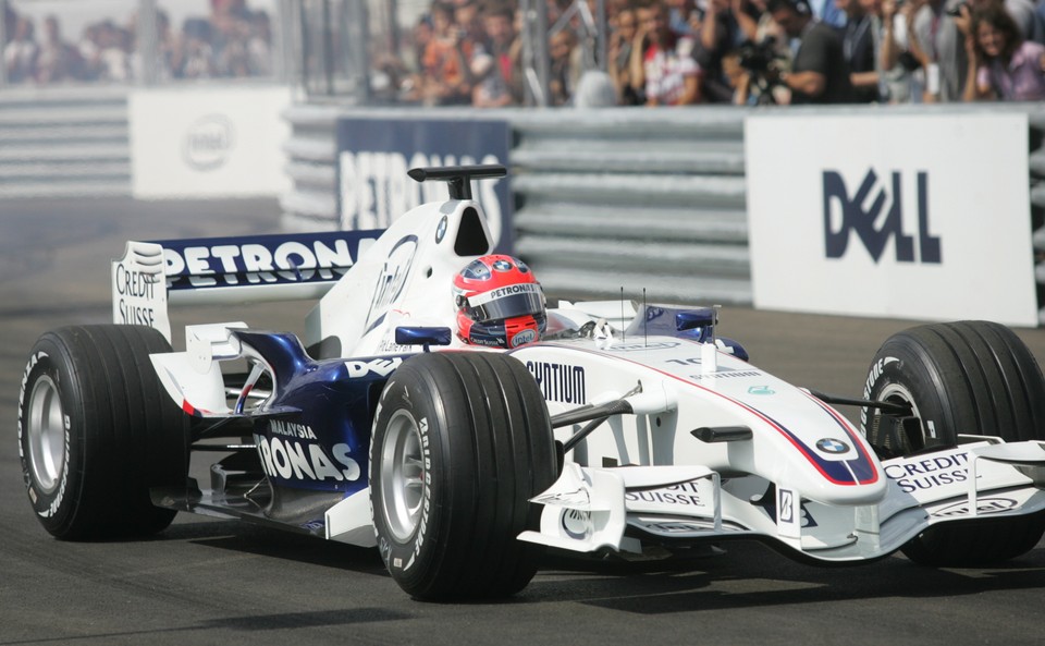 WYŚCIGI SAMOCHODOWE F1 BMW SAUBER PIT LANE PARK