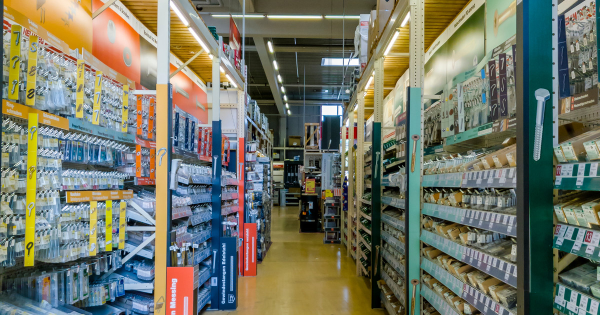 Probleme mit Waren in deutschen Supermärkten.  Geschäfte führen Verkaufslimits ein
