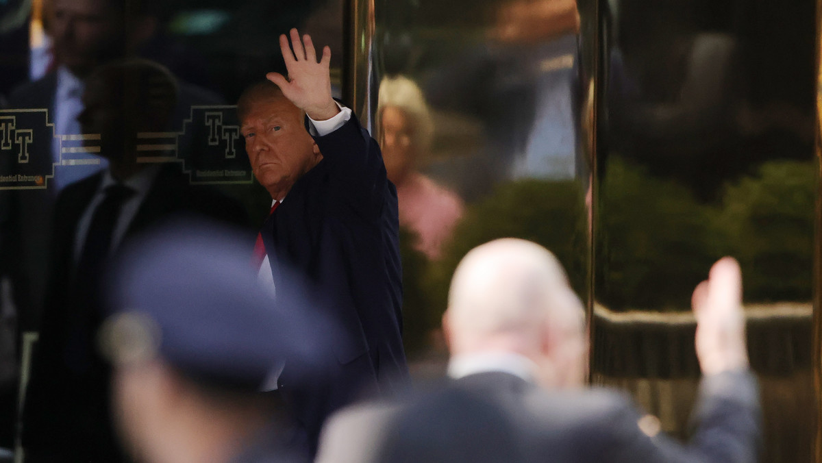 Trump przybył do Nowego Jorku. Jego zwolennicy szykują się do "totalnej wojny"