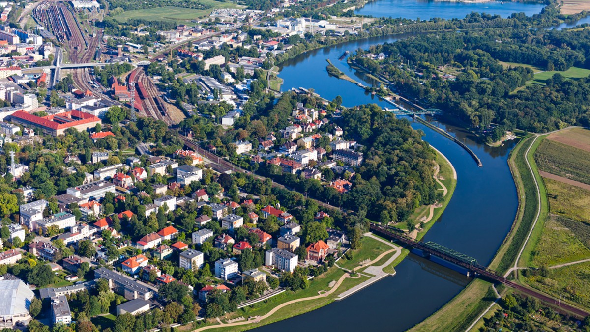 Powiększenie Opola, zamieszanie z Krajowym Festiwalem Piosenki Polskiej oraz przyjęcie uchwały antysmogowej dla całego województwa, to jedne z ważniejszych wydarzeń, jakie miały miejsce w Opolu w 2017 roku. W Onecie zapraszamy na nasz subiektywny przegląd wydarzeń.