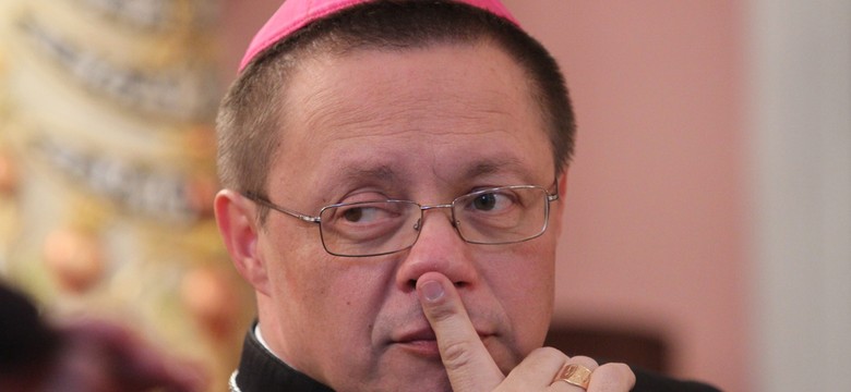 "Taniec" kard. Tagle i abp. Rysia przed młodzieżą