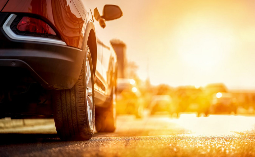 Zmiany w prawie drogowym: Nowe przepisy dotyczące sprzedaży samochodu i nalepki kontrolnej