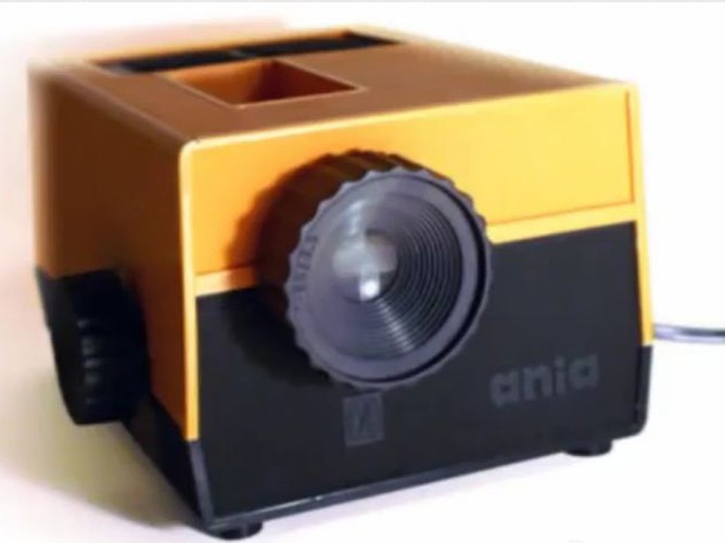 Rzutnik Ania - maszyna do wyświelania bajek z klisz