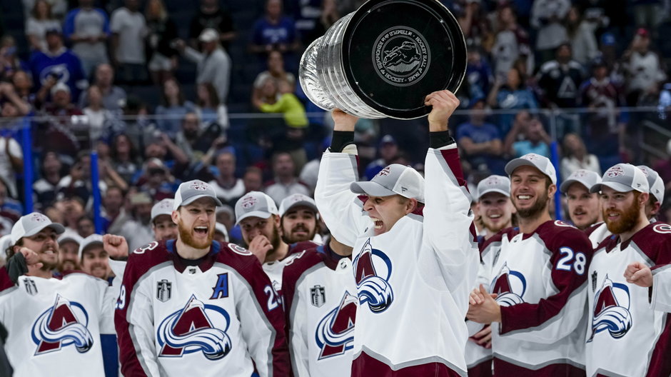 Hokeiści Colorado Avalanche z Pucharem Stanleya