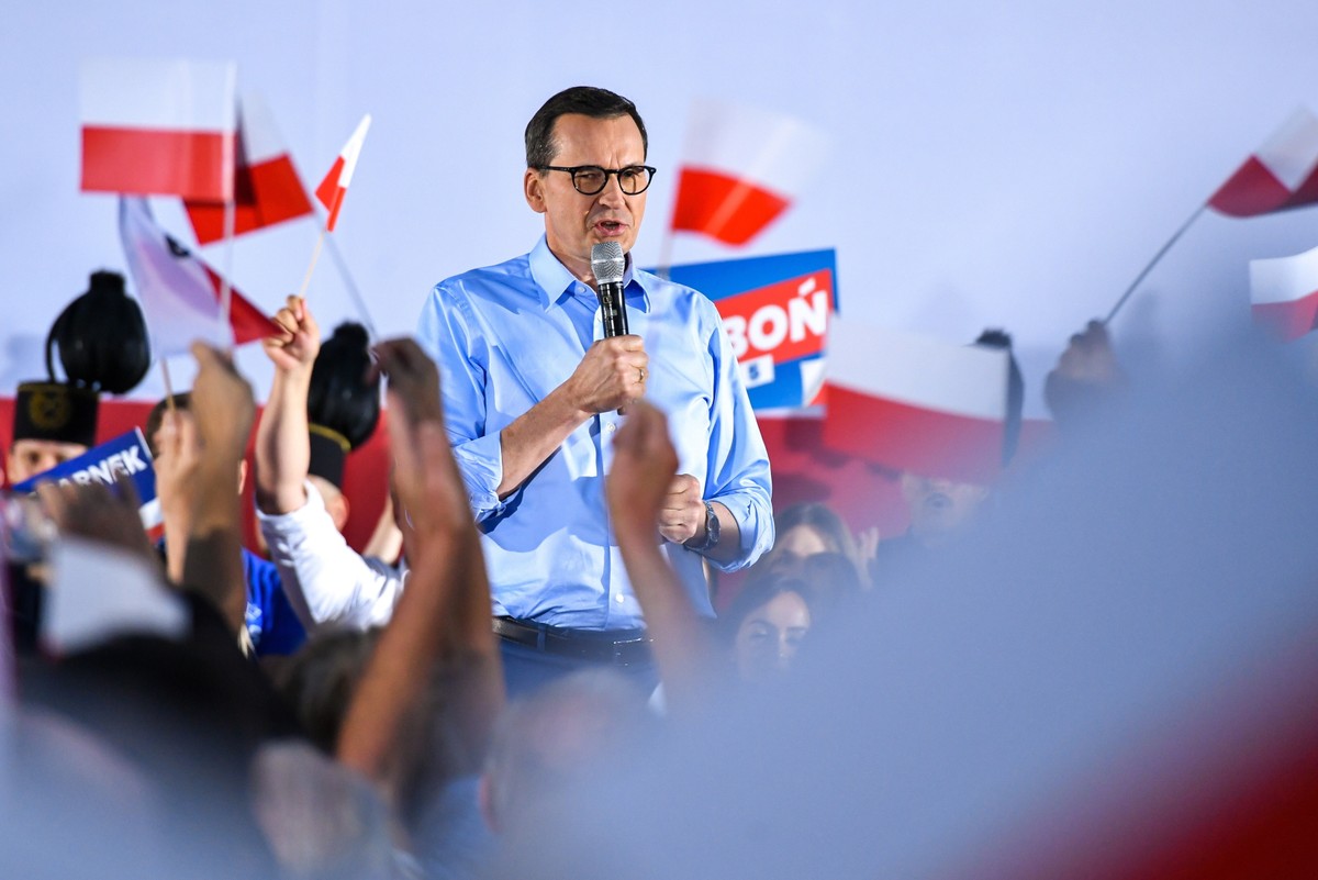 Premier proponuje program dla średnich miast. Chce "ściągnąć" Polaków z zagranicy