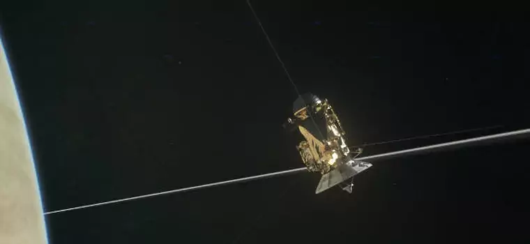 NASA publikuje nagrania z Cassini przelatującego pomiędzy Saturnem i jego pierścieniami