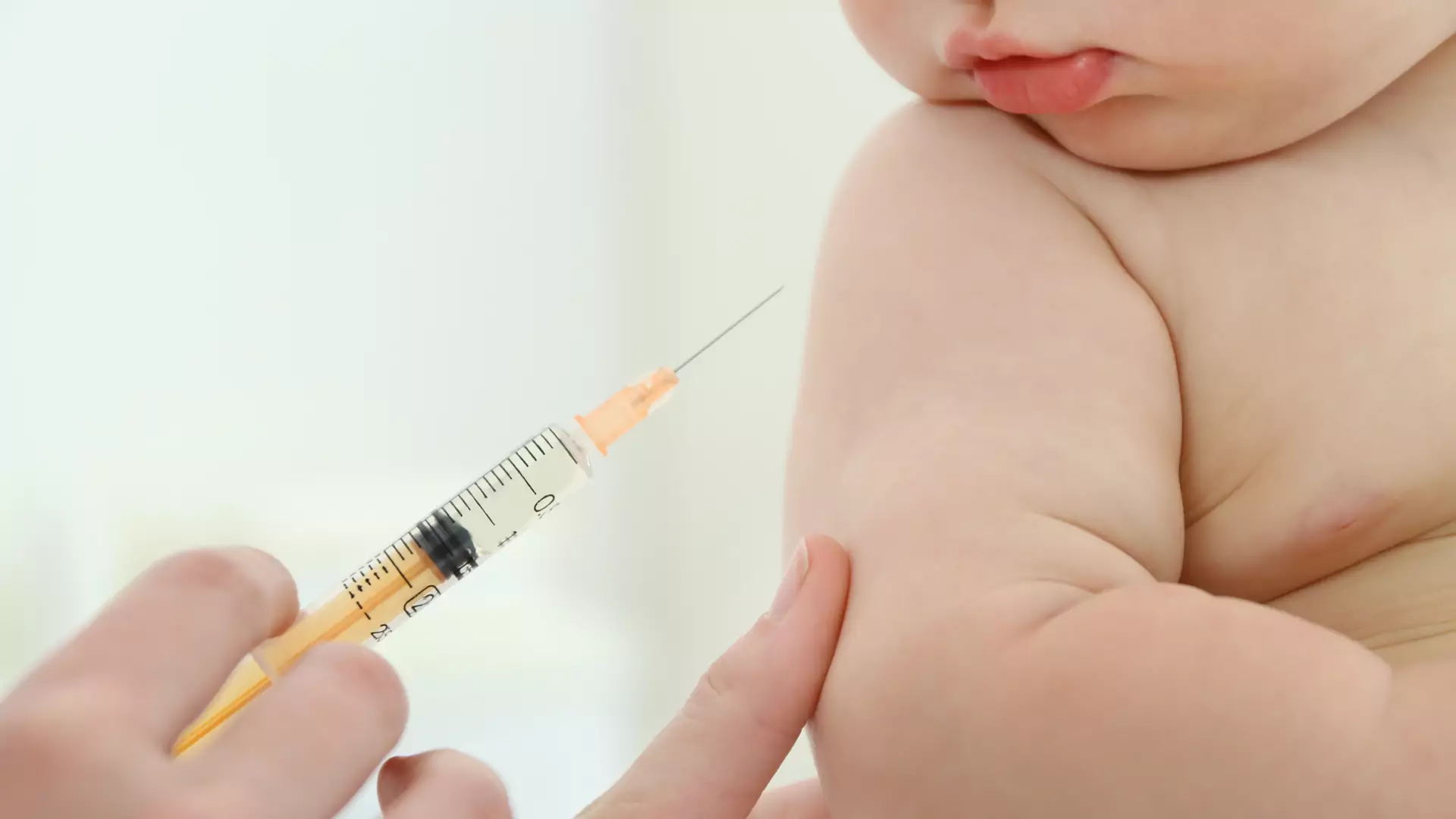 Polacy nie uwierzyli antyszczepionkowcom - 87% jest za obowiązkiem szczepień