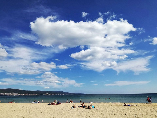 Plaże w Bułgarii świecą pustkami? Za to na granicach tłok