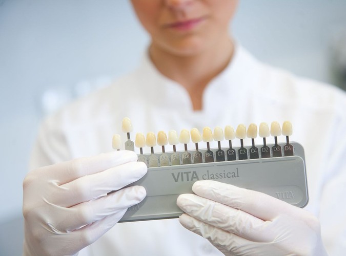 Zęby białe dzięki zimnemu światłu