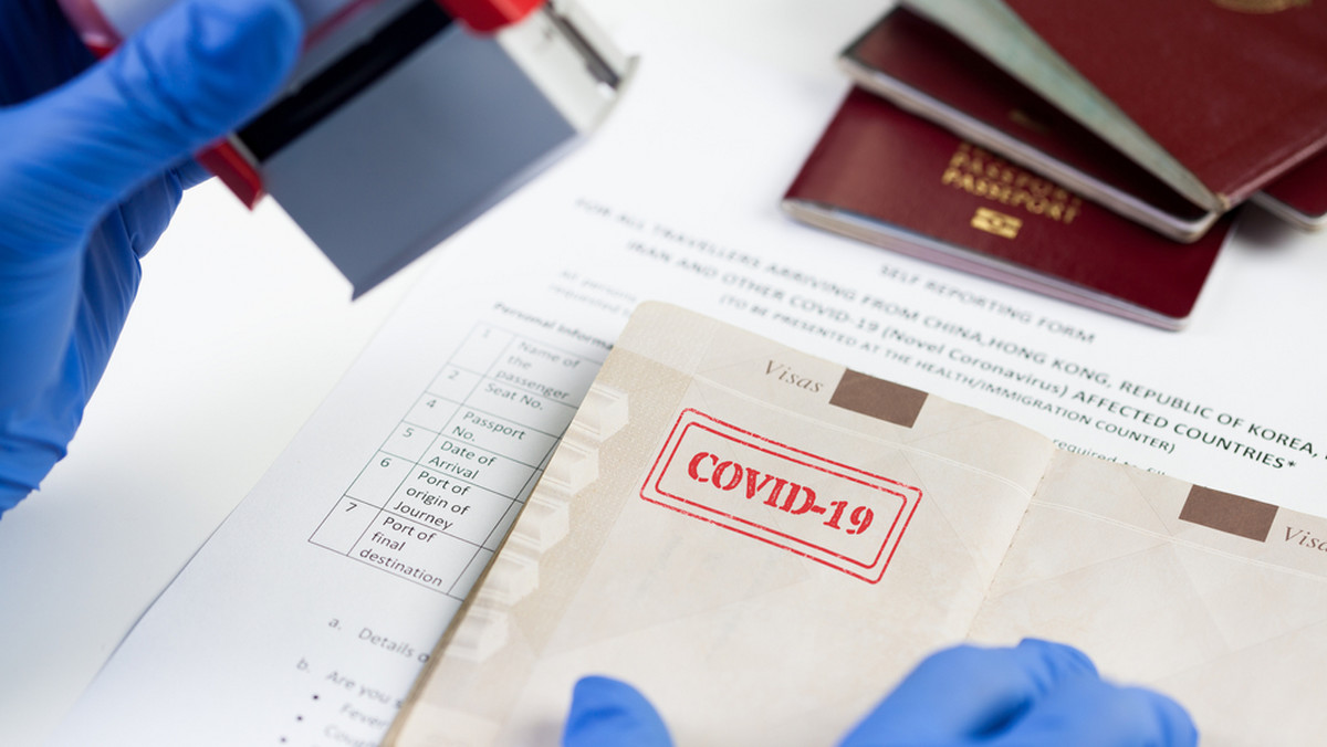 Koronawirus: Unia Europejska. Senacka komisja poparła tzw. paszport szczepień