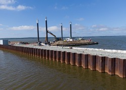 Wypadek na budowie przekopu przez Mierzeję Wiślaną. Betonowa płyta przygniotła mężczyznę