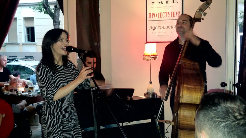 Pevačica na promociji u Beogradu