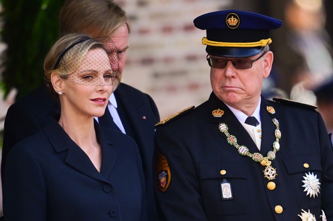 Princeza Šarlin i princ Albert od Monaka na sahrani kralja Haralda V