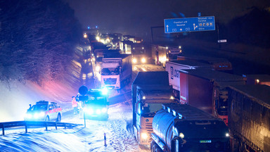 Niemcy sparaliżowane. Chaos na drogach, anulowane loty