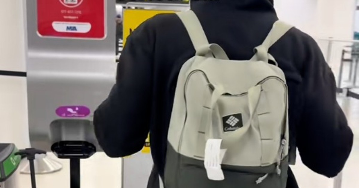 Nowy trik pasażerów rozwściecza linie lotnicze. Dzięki temu latają bez płacenia za bagaż