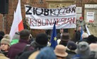 KRAKÓW DEMONSTRACJA KOD W OBRONIE SĘDZIÓW (pikieta KOD)