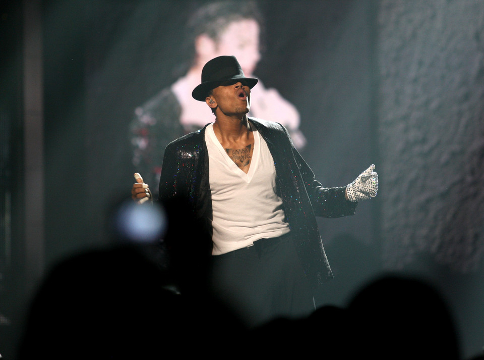 Chris Brown na cześć Michaela Jacksona podczas BET Awards 2010