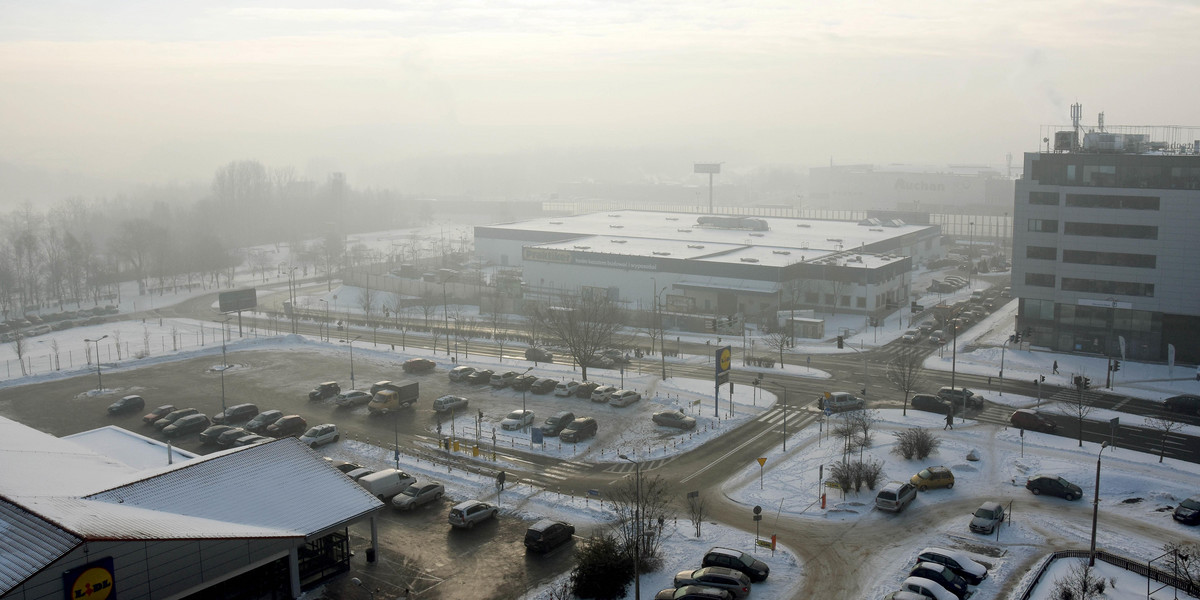 Katowice, Rybnik. Alarm smogowy. Odowłane lekcje