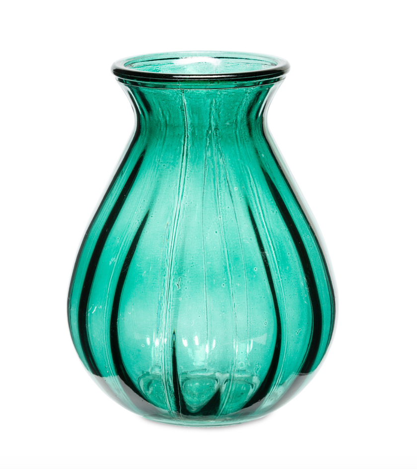 Vase aus grünem, transparentem Glas von Manor Collections für rund 6 Franken.