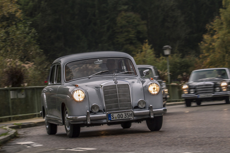 Mercedes-Benz 220 "Ponton"