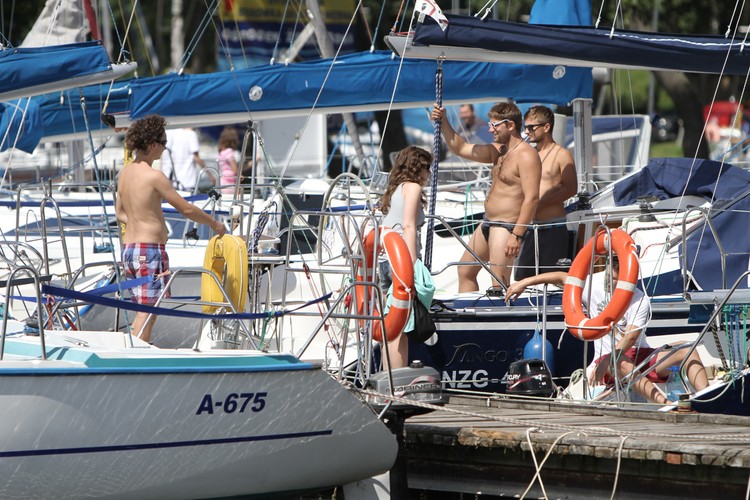 Przystań w Giżycku nad jeziorem Niegocin