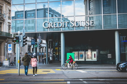 Credit Suisse uratowany, ale na giełdach wyprzedaż nie ustaje. Załamanie na akcjach banków