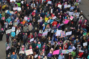 CBOS: Jeszcze nigdy nie było w Polsce tylu zwolenników demokracji