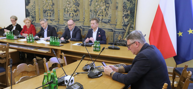 Sejmowa komisja finansów przyjęła projekt ustawy budżetowej na 2024 r.