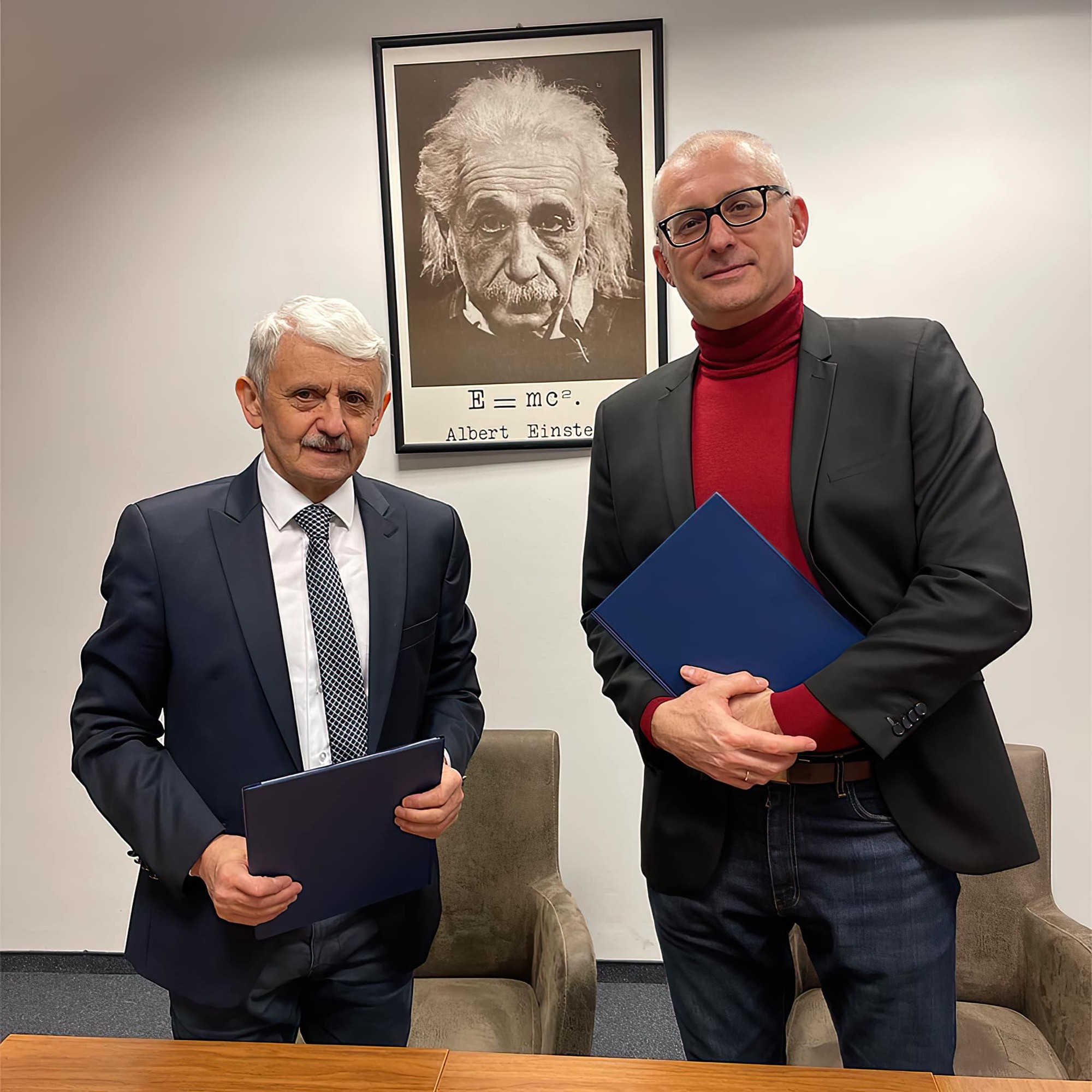 Predseda mimoparlamentnej strany Spolu Miroslav Kollár podpísal s expremiérom Mikulášom Dzurindom memorandum o spoločnej politickej budúcnosti.