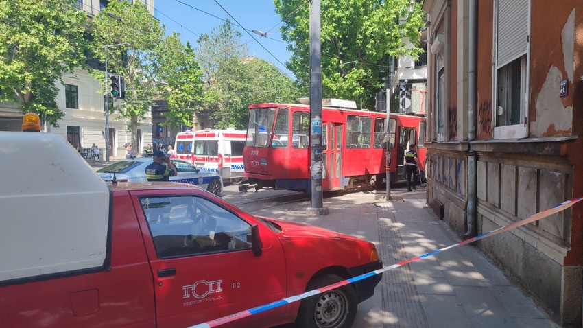 Tramvaj se zakucao u zgradu