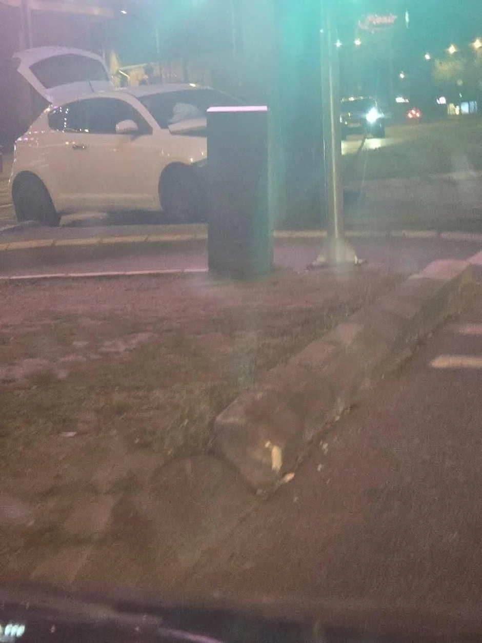 Saobraćajna nesreća, Ada Mol