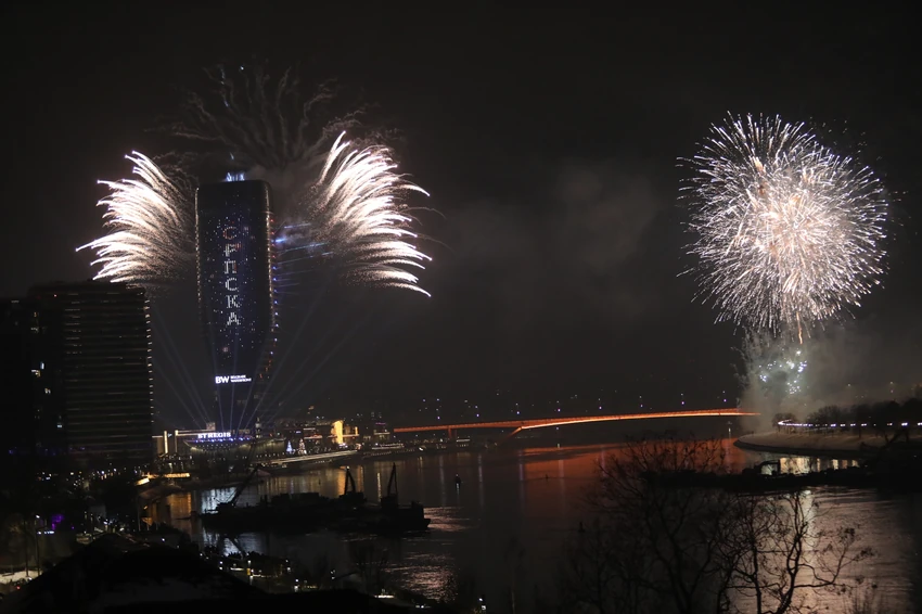 Vatromet na Beogradu na vodi