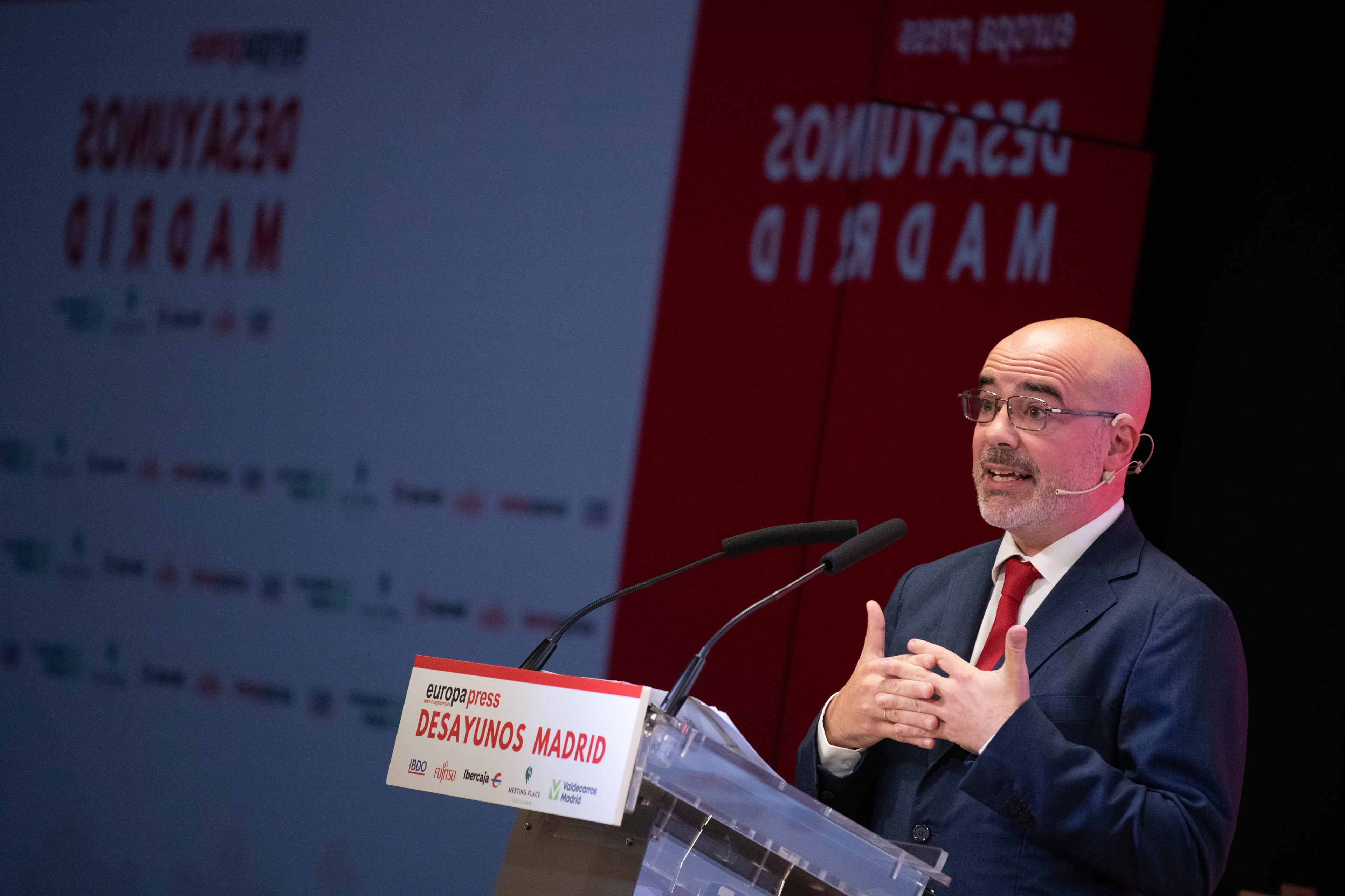 El delegado acusa a Madrid de boicot migratorio y discriminación racial