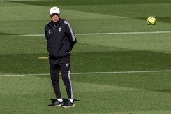 Carlo Ancelotti, Zinedine Zidane i Jose Mourinho w piłkarskiej radzie UEFA