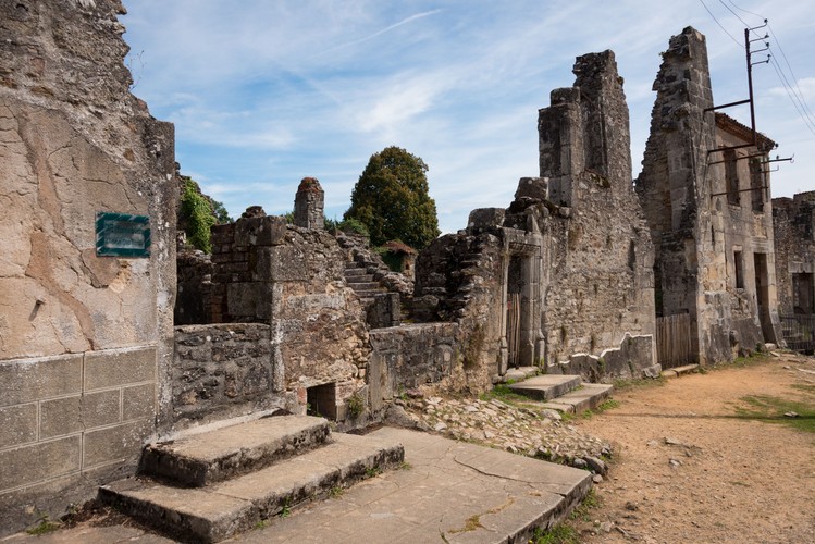ORADOUR-SUR-GLANE. ŚWIADECTWO OKRUCIEŃSTWA WOJNY