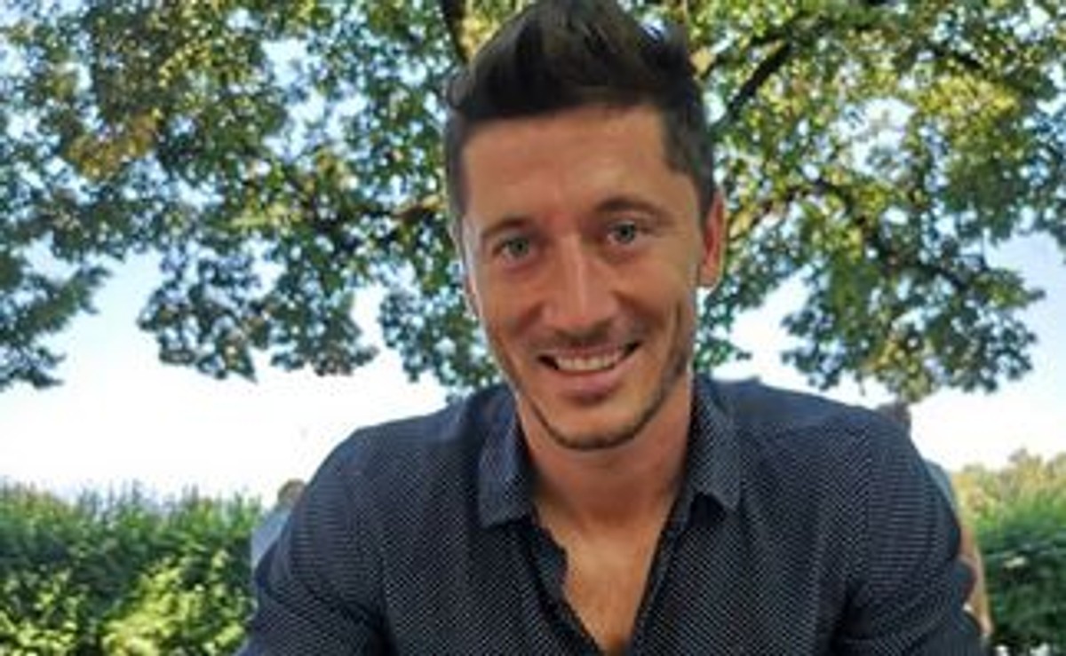 Lewandowski w ogniu krytyki za promowanie popularnego napoju: "Hipokryzja, hajs musi się zgadzać"