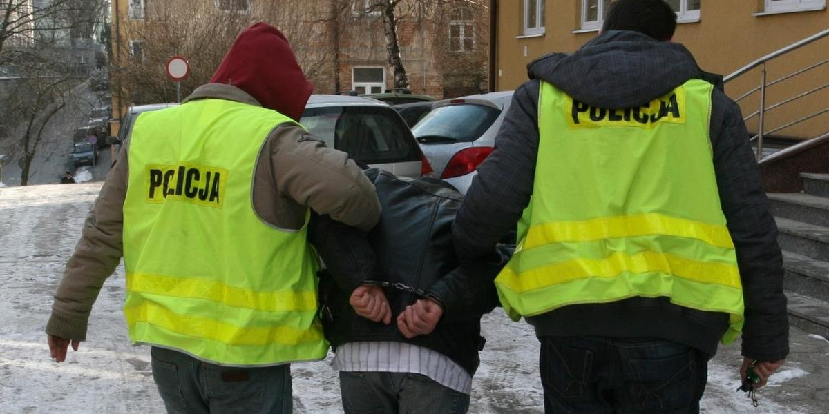 Skatował na śmierć kolegę. Wcześniej wyrzucił przez balkon kobietę