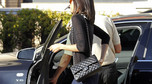 Zoe Saldana z nieco mniejszą wersją torebki Chanel
