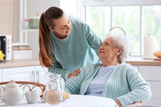 Nadchodzi bon senioralny: dla kogo 2 150 zł, od kiedy, do kogo trafi gotówka