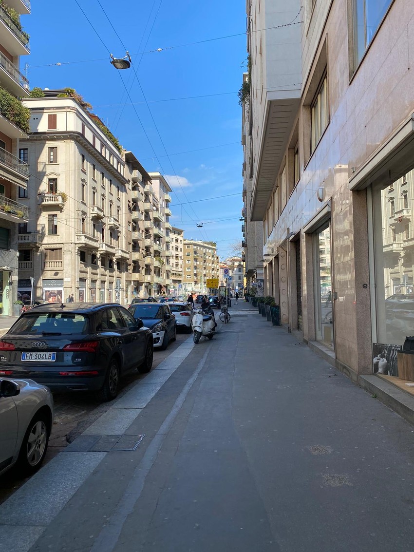 Nekada žive ulice MIlana, potpuno su utuhnule i izgledaju sablasno prazno