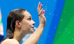 Michael Phelps pomaga mistrzyni z polskimi korzeniami