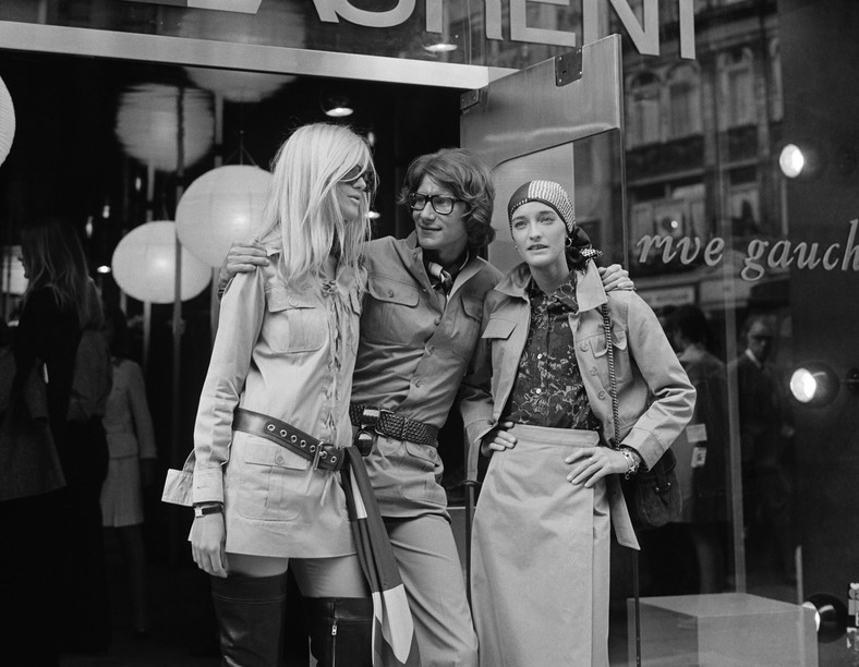 Yves Saint Laurent z Betty Catroux i Loulou de La Falaise