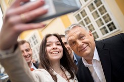 Dlaczego Fidesz nie tylko zwyciężył, lecz także z nieprawdopodobną wręcz większością?