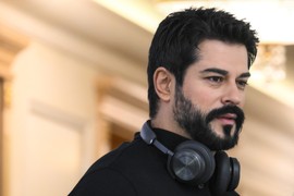 Bali-beg OBRIJAO BRKOVE i fanovi ne dolaze sebi od ŠOKA! Mole ga da što pre vrati STARI IZGLED jer se UNAKAZIO, a evo zašto 6 godina NIJE UZIMAO BRIJAČ U RUKE