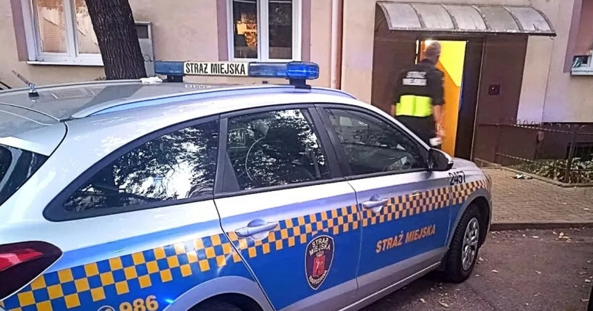 Przyjechali na interwencję do mężczyzny siedzącego w fotelu. Odkryli coś przerażającego