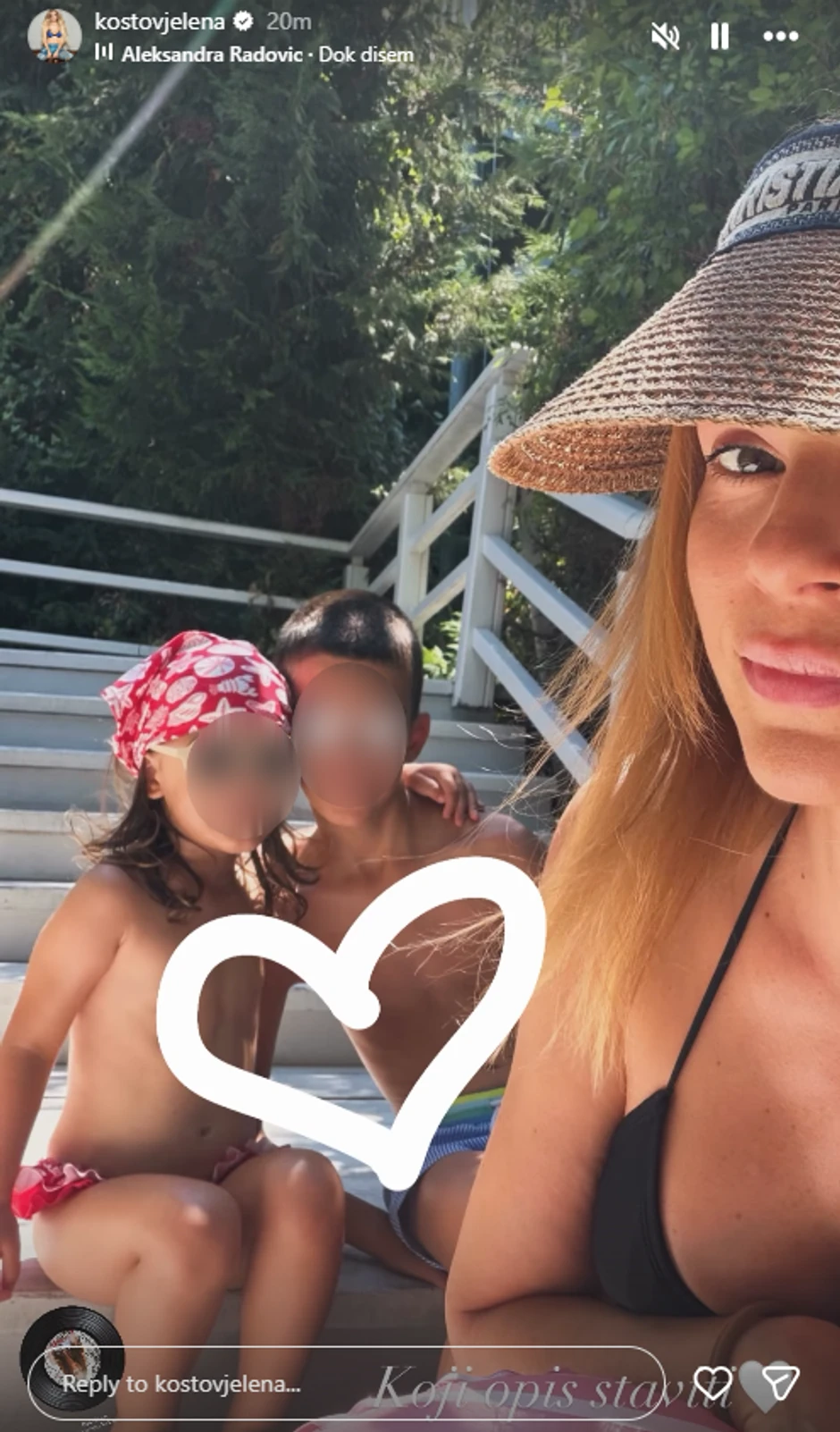 Jelena Kostov sa sinom i ćerkom
